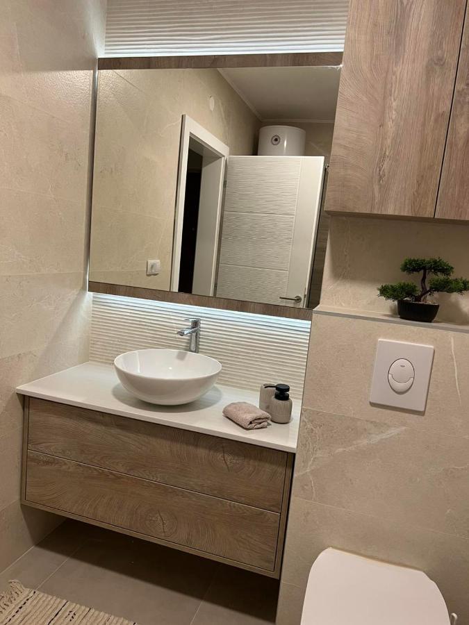 Lilly Lux Apartment Bijeljina Exterior photo