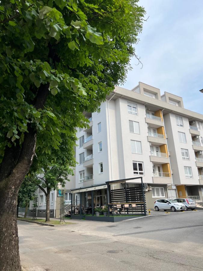Lilly Lux Apartment Bijeljina Exterior photo